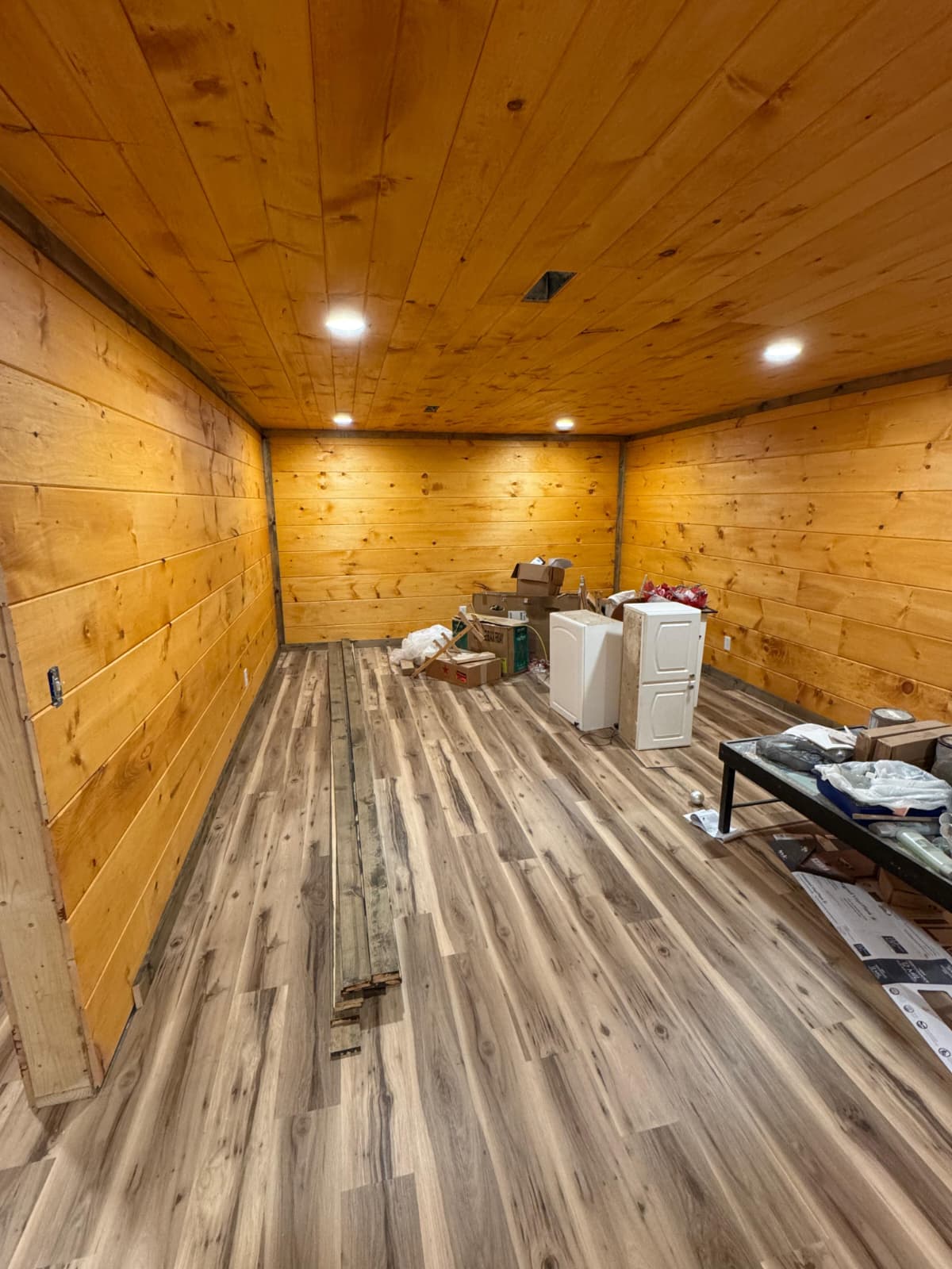 Wood Plank Walls & Flooring